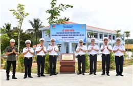 Gắn biển công trình chào mừng kỷ niệm 50 năm Ngày truyền thống Vùng 5 Hải quân