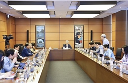 Ngày 12/11, Quốc hội tiếp tục thảo luận tại hội trường về các dự án luật