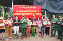 BTL Bộ đội Biên phòng trao tặng 150 triệu đồng, hỗ trợ nhân dân vùng lũ Khánh Hòa
