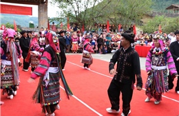 Sắc màu Lô Lô Chải dưới chân núi Rồng