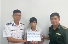 Vùng Cảnh sát biển 4 bắt giữ đối tượng vận chuyển trái phép chất ma túy