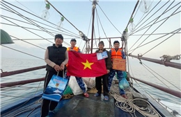 Cảnh sát biển bám biển thực hiện nhiệm vụ trong những ngày Xuân