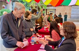 Cử tri Hà Nội hào hứng đi bỏ phiểu, đặt niềm tin vào những lá phiếu lựa chọn