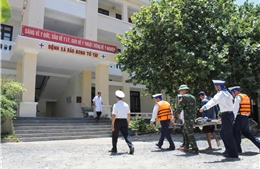 Một ngư dân bị giảm áp do lặn sâu đã được bệnh xá đảo Song Tử Tây cấp cứu kịp thời