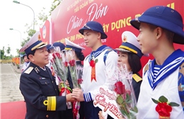 Bữa cơm đầu tiên của tân binh về đơn vị mới, sẵn sàng cho mùa huấn luyện mới