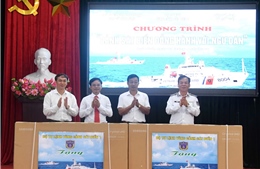 Cảnh sát biển đồng hành với ngư dân Ninh Bình