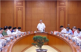Phát triển kinh tế đi đôi với phát triển văn hóa, con người