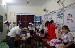 Vun đắp tình cảm gia đình vững bền nơi đầu sóng Trường Sa