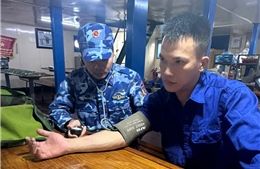 Cảnh sát biển cứu nạn thành công người dân trôi dạt trên biển Thanh Hóa
