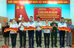 Hải quân khánh thành, bàn giao 4 căn nhà cho các gia đình chính sách