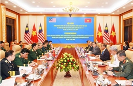 Bộ trưởng Quốc phòng Phan Văn Giang hội đàm với Bộ trưởng Quốc phòng Malaysia
