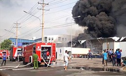 Cháy lớn trong khu công nghiệp Sóng Thần 