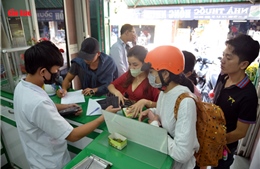 Nhà thuốc ở TP Hồ Chí Minh phát khẩu trang y tế miễn phí