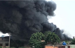 Cháy lớn tại công ty hóa chất tại quận Bình Tân