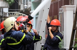 Cháy nhà ở trung tâm TP Hồ Chí Minh, cả khu phố hoảng loạn