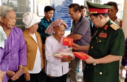 Hội nạn nhân chất độc da cam TP Hồ Chí Minh trao quà Tết cho nhân dân vùng biên 