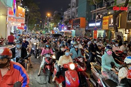 Hàng loạt tuyến đường ở TP Hồ Chí Minh ùn tắc nghiêm trọng