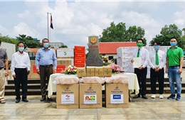 Hỗ trợ lương thực và thiết bị y tế cho kiều bào Campuchia