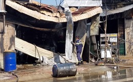 TP Hồ Chí Minh: Cháy cửa hàng sơn, nhiều tài sản bị thiêu rụi