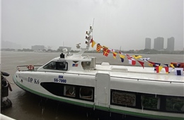 Cận cảnh tàu cao tốc triệu đô chở rau củ, quả từ miền Tây về TP Hồ Chí Minh