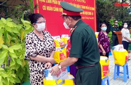 Bộ Quốc phòng tặng 100.000 phần quà và 4.000 tấn gạo cho người dân TP Hồ Chí Minh