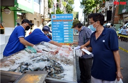 Chợ lưu động đầu tiên áp dụng ‘Thẻ xanh COVID-19’ ở Thành phố Hồ Chí Minh