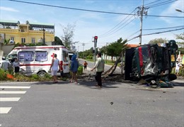 TP Hồ Chí Minh: Xe cứu thương va chạm xe ben, nhiều người nhập viện
