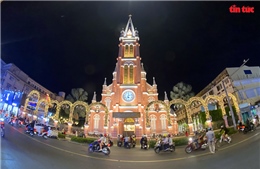 TP Hồ Chí Minh: Các nhà thờ, trung tâm thương mại trang hoàng đón Giáng sinh