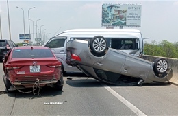 Ba xe ô tô va chạm liên hoàn trên cao tốc TP Hồ Chí Minh - Long Thành - Dầu Giây