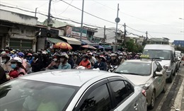 Cửa ngõ TP Hồ Chí Minh ùn tắc giao thông từ sáng sớm đến trưa