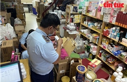 TP Hồ Chí Minh: Phát hiện hơn 100.000 sản phẩm mỹ phẩm, thực phẩm chức năng nghi nhập lậu