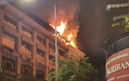 TP Hồ Chí Minh: Cháy lớn ở toà nhà tại trung tâm Quận 1