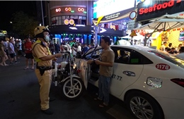 TP Hồ Chí Minh: Xử lý nhiều lái xe taxi &#39;dù&#39; ở trung tâm Quận 1