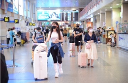 Ngày 30/12, sân bay Tân Sơn Nhất đón lượng khách cao nhất từ sau dịch COVID-19