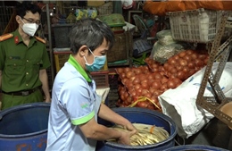 TP Hồ Chí Minh: Phát hiện gần 2 tấn ngó sen, măng dùng hóa chất để tẩy trắng