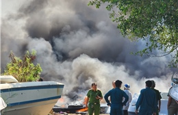 TP Hồ Chí Minh: Hỏa hoạn thiêu rụi gần 10 chiếc cano 