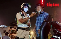 Uống 2 lon bia, nam thanh niên đi xe máy bị CSGT xử phạt kịch khung