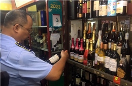 TP Hồ Chí Minh: Tạm giữ hơn 5.300 sản phẩm có dấu hiệu giả mạo ‘hàng hiệu’