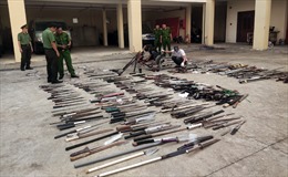 TP Hồ Chí Minh: Tiêu hủy hàng trăm công cụ hỗ trợ, vũ khí thô sơ thu hồi trong nhân dân