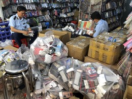 TP Hồ Chí Minh: Phát hiện hơn 27.000 sản phẩm linh kiện, phụ kiện điện thoại không rõ nguồn gốc