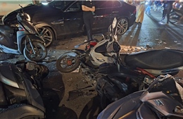 TP Hồ Chí Minh: Ô tô đâm hàng loạt xe máy, 6 người bị thương 