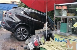 TP Hồ Chí Minh: Hai vụ tai nạn liên hoàn giữa ô tô và xe máy khiến 2 người tử vong