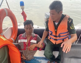 TP Hồ Chí Minh: Kịp thời cứu sống một người dân bị nước cuốn trôi trên sông
