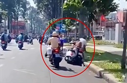 TP Hồ Chí Minh: Tạm đình chỉ công tác một CSGT truy đuổi, đạp ngã xe máy
