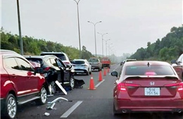 Ùn tắc nghiêm trọng trên cao tốc Long Thành – Dầu Giây do tai nạn giao thông liên hoàn
