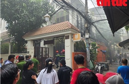 TP Hồ Chí Minh: Cháy quán cà phê trong hẻm, nhiều người hoảng loạn tháo chạy