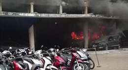 TP Hồ Chí Minh: Cháy xe cấp cứu tại bãi giữ xe trên đường Lê Hồng Phong