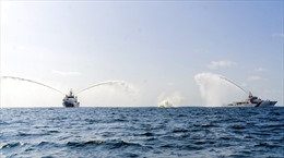 Cảnh sát biển Việt Nam luyện tập ứng phó sự cố môi trường trên biển