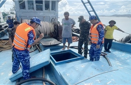 Cảnh sát biển phối hợp bắt tàu vận chuyển 90.000 lít dầu DO trái phép