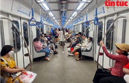 TP Hồ Chí Minh: Ngày đầu thu phí, metro vẫn hút khách